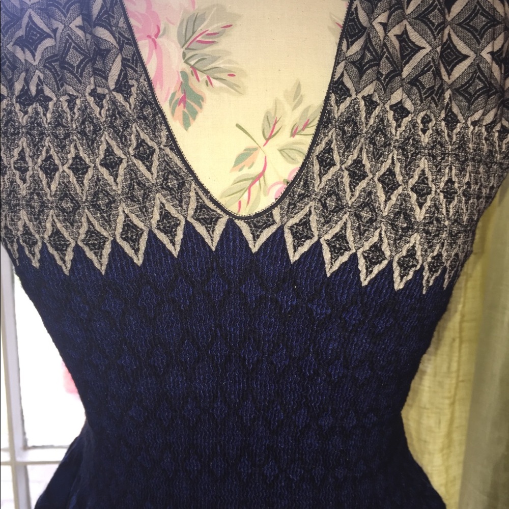 Black, blue & cream ruched Max Studio Dress